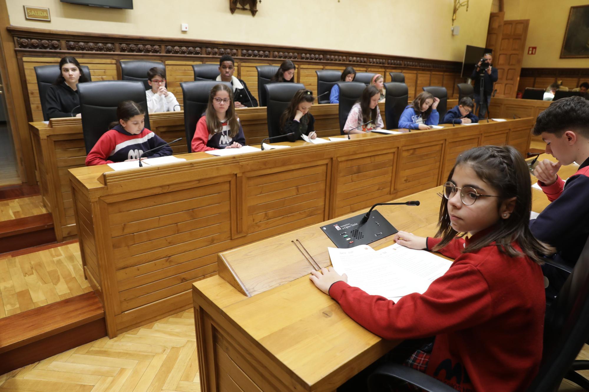 En imágenes: El Pleno infantil en el Ayuntamiento de Gijón