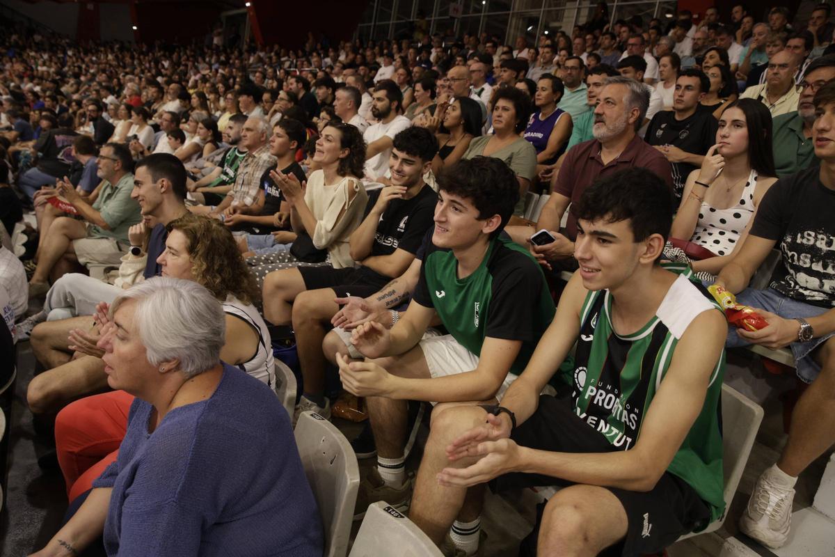 Asturias disfruta de Ricky Rubio en la victoria del Obradoiro ante el Joventut Asturias disfruta de Ricky Rubio en la victoria del Obradoiro ante el Joventut