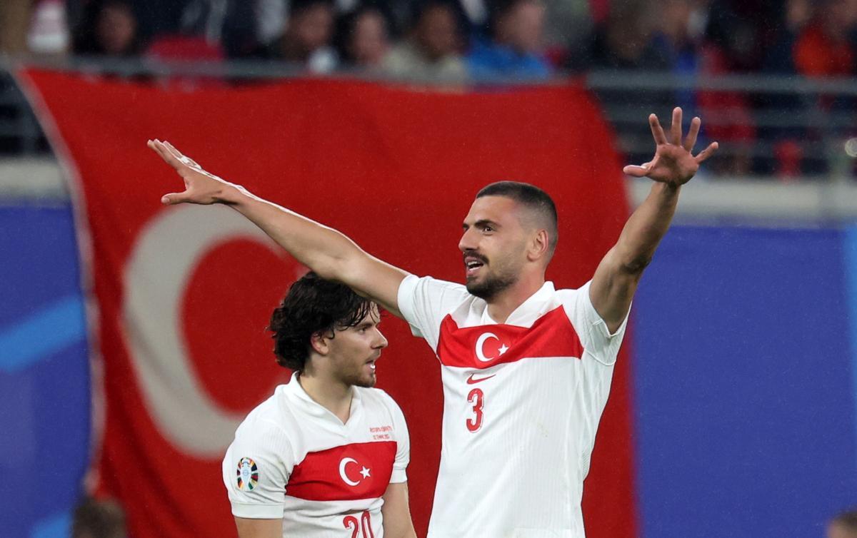 El turco Merih Demiral celebra tras marcar el 2-0 contra Austria en octavos.