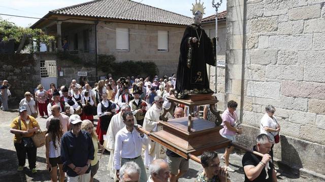 Un momento de la romería de San Benito, ayer, en Gondomar.