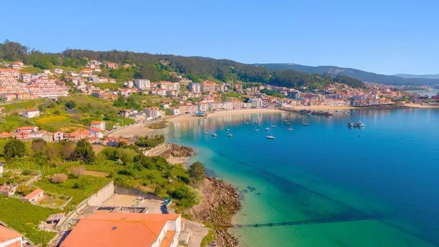 Se llama el "Beverly Hills gallego" y es donde pasa el otoño la élite de Galicia: pazos frente a la ría y el arenal urbano más famoso de Galicia