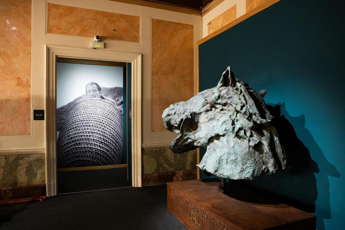 La muestra recorre obras realizadas entre los años 30 y los 80.