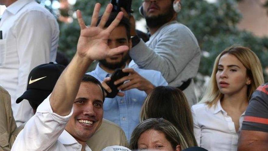 Guaidó viaja de sorpresa a Colombia para reunirse con Duque y Pompeo