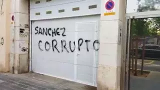 Aparecen pintadas en el domicilio de Ábalos en València