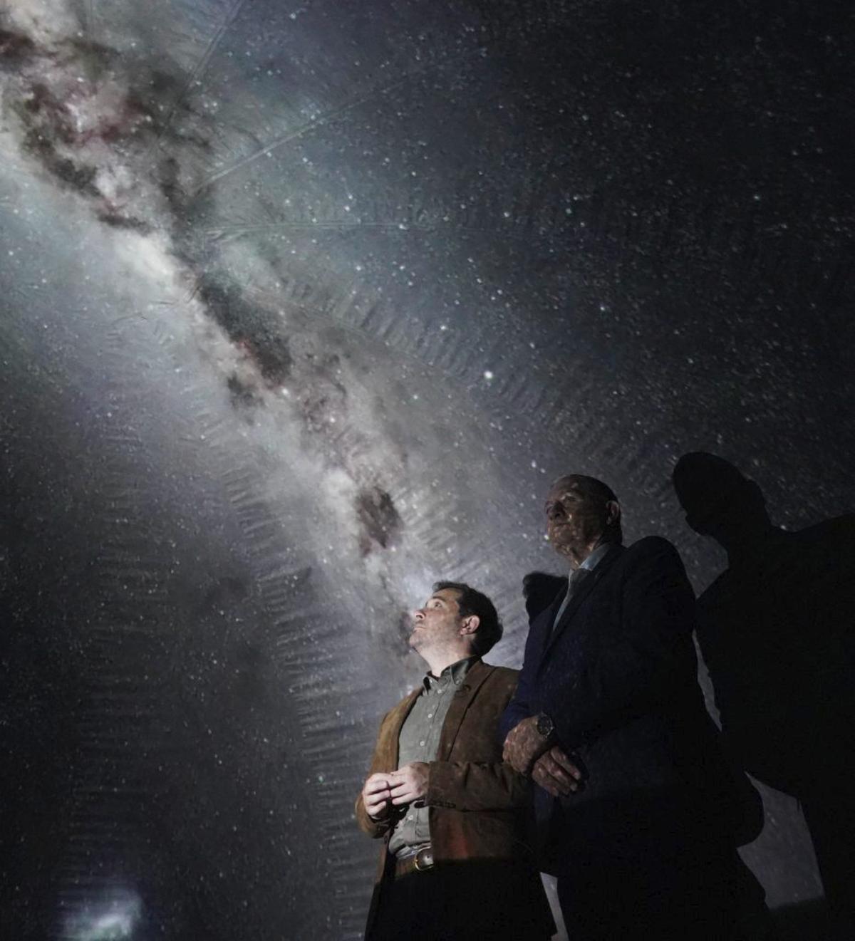 Los responsables de la Diputación durante una promoción del eclipse. | JOSE LUIS FERNÁNDEZ (ARCHIVO)