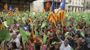 Els carrers del centre de Barcelona en un ambient festiu, en la manifestació de la Diada a favor de la independència