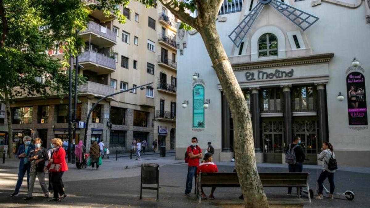 Alrededores de la avenida Paral·lel, justo enfrente de El Molino