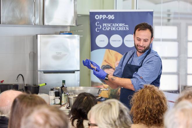 El 'showcooking' de cuina marinera amb tast al Mercat del Lleó