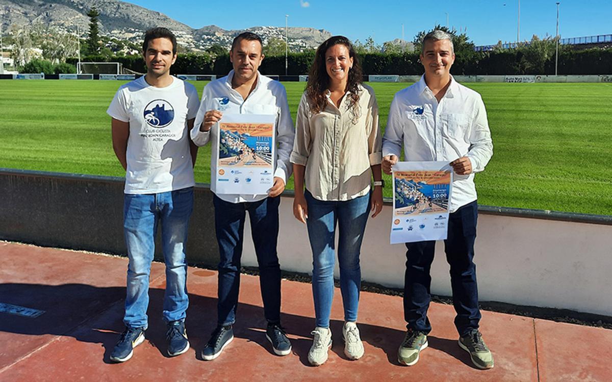 La concejala de Deportes de Altea, Sara Soler, junto a organizadores del IV Memorial Pere Joan Caragol.
