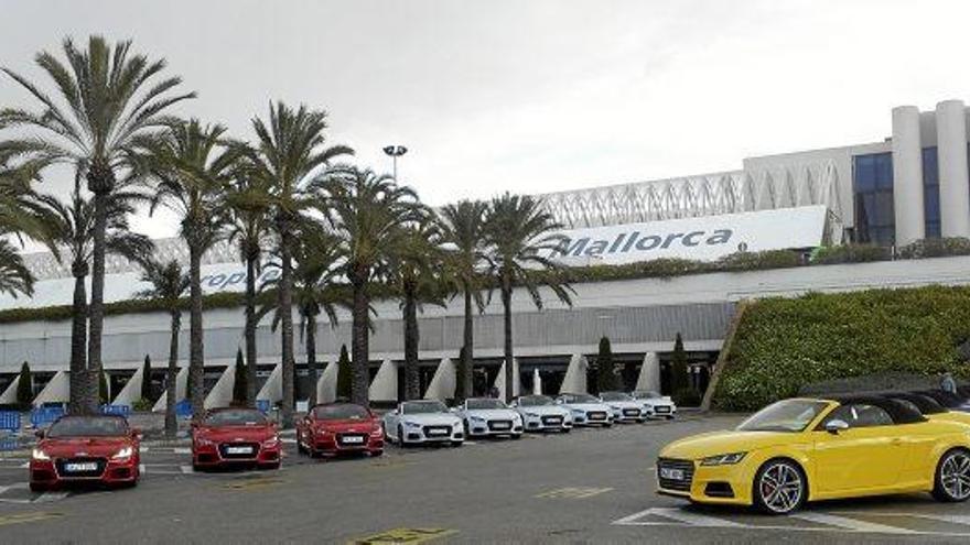 Flitzer für die Inselstraßen: Audi TT Roadster am Flughafen Palma.