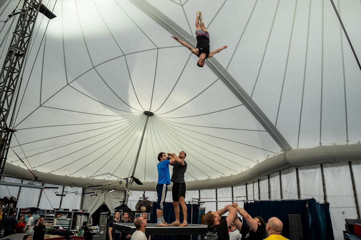 Últimos ensayos para el estreno de 'Kurious', nuevo espectáculo del Circo del Sol en Sevilla Últimos ensayos para el estreno de 'Kurious', nuevo espectáculo del Circo del Sol en Sevilla