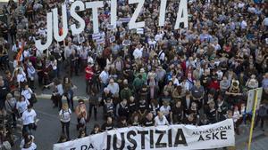 Milers de persones demanen a Pamplona "justícia" en el 'cas Altsasu'