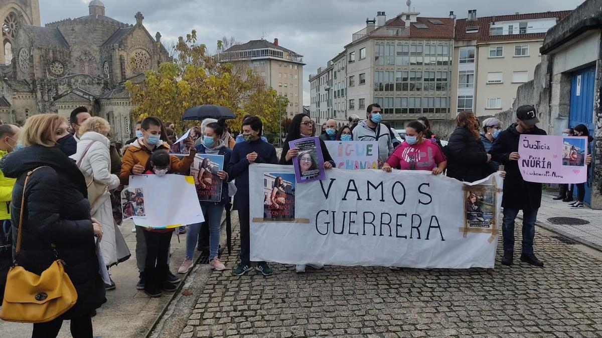 Concentración en Carballiño para pedir cambios en la Ley del Menor