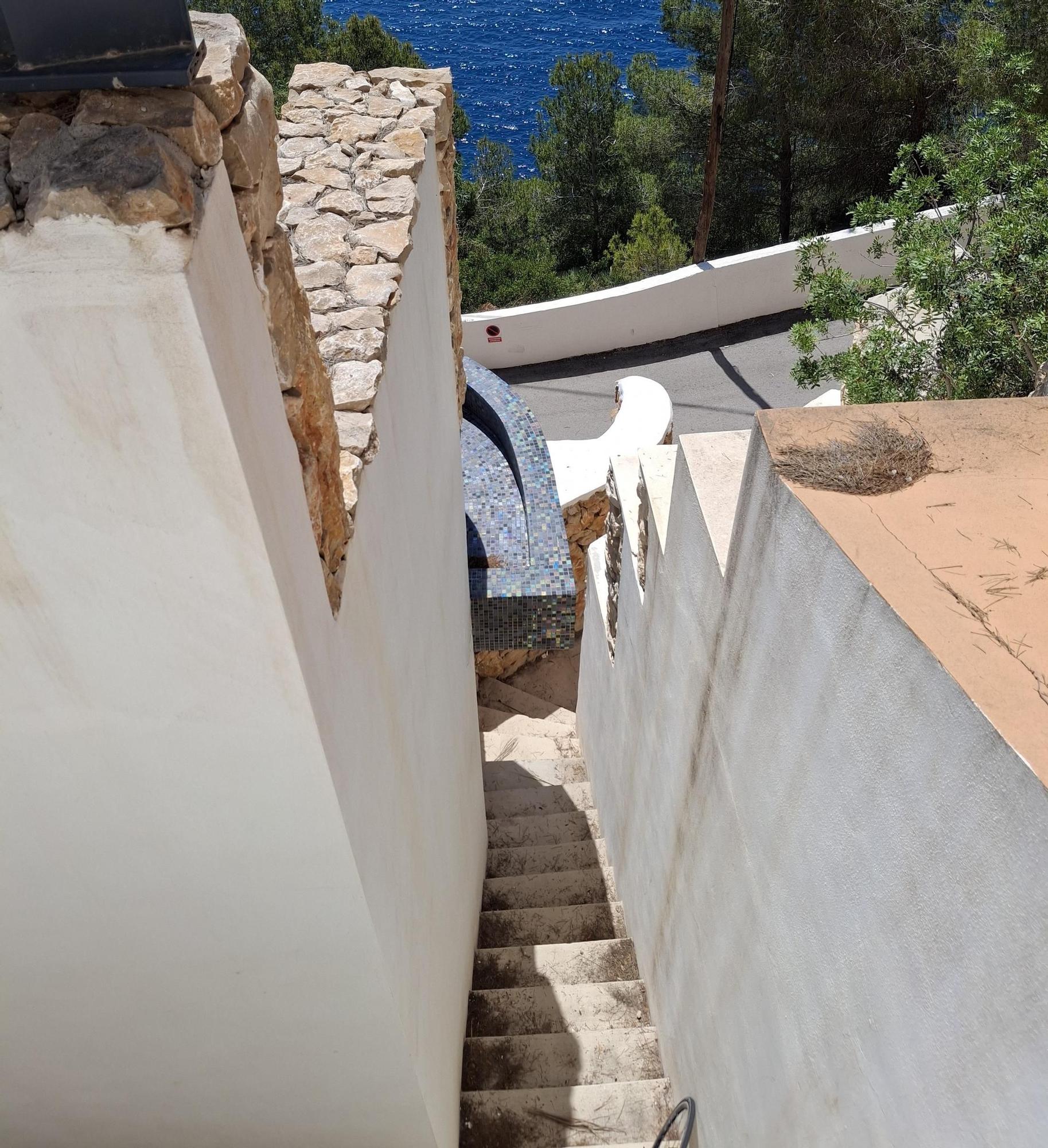 Así es la escalera pública recuperada por Xàbia: extraordinarias vistas