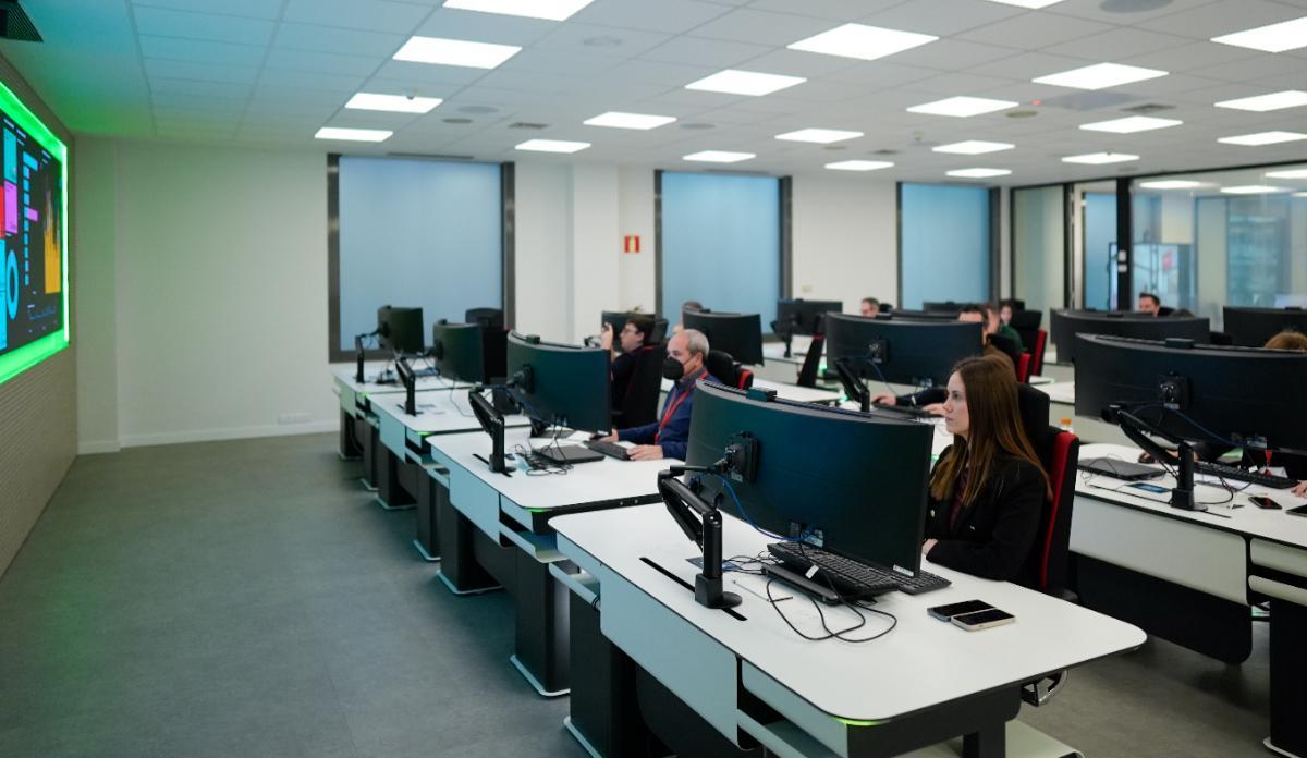 El CCIC cuenta con una inversión cercana al millón de euros y está integrado por una veintena de profesionales técnicos.