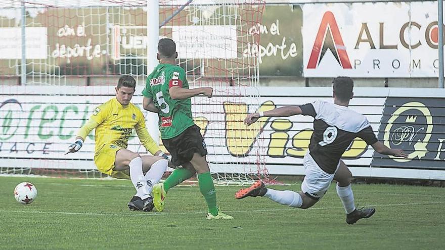 David Álvarez, en el partido de pretemporada ante el Guijuelo.