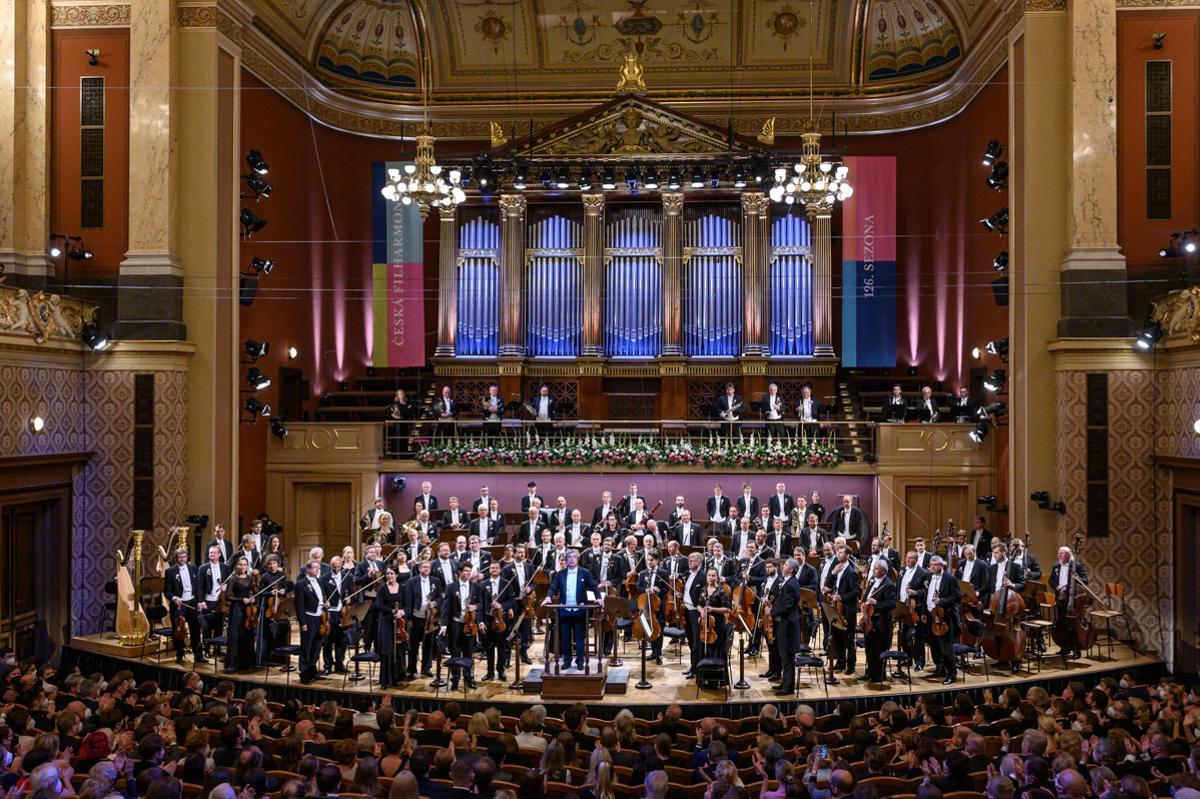 La Orquesta Filarmónica Checa bajo la dirección de Semyon Bychkov.