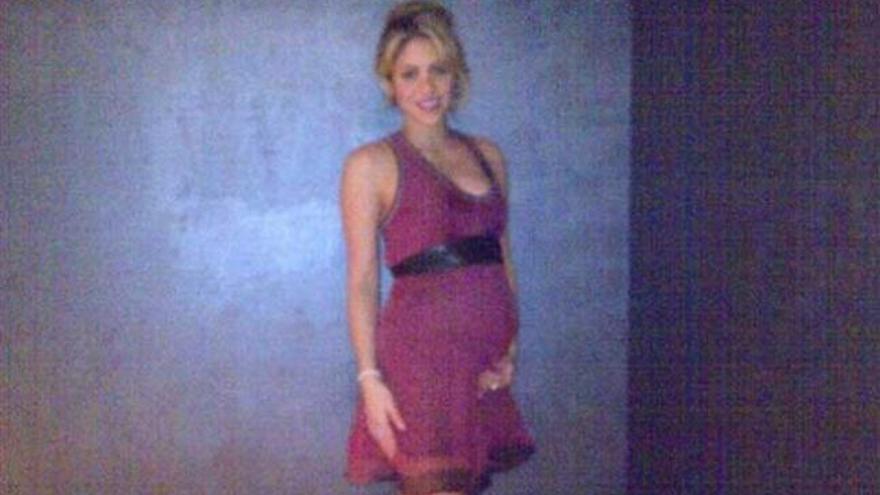 Shakira ya no oculta su embarazo - Faro de Vigo