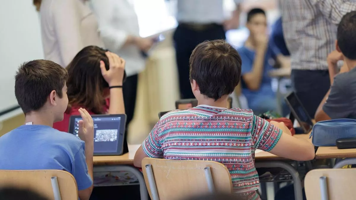 Educació prevé que el primer instituto-escuela de Viladecans deje atrás los barracones en el curso 2029-2030