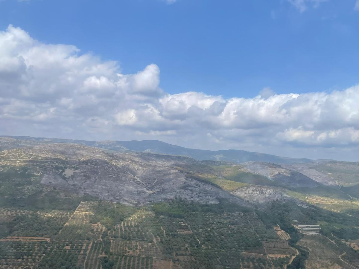 Vista aérea de la zona afectada por el incendio.
