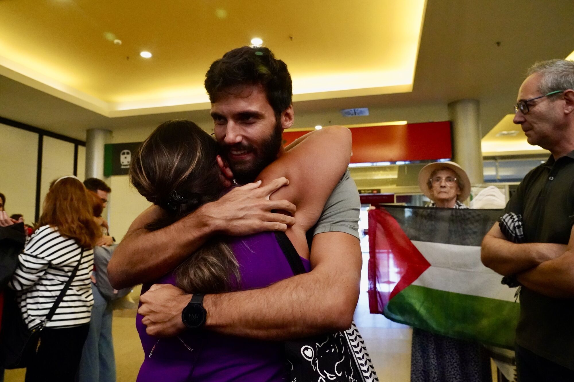 Los malagueños de la flotilla retenidos por Israel vuelven a casa