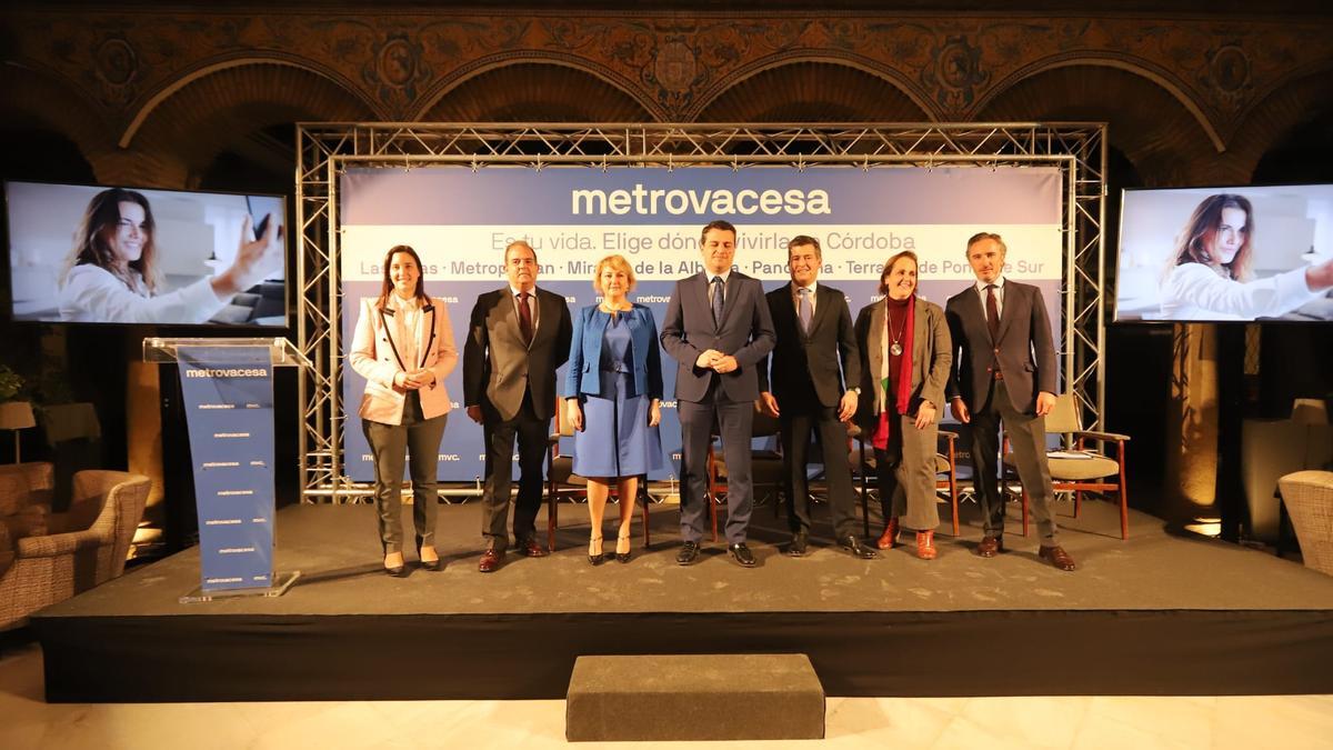 Autoridades y directivos de Metrovacesa, en el acto de presentación de los nuevos proyectos.