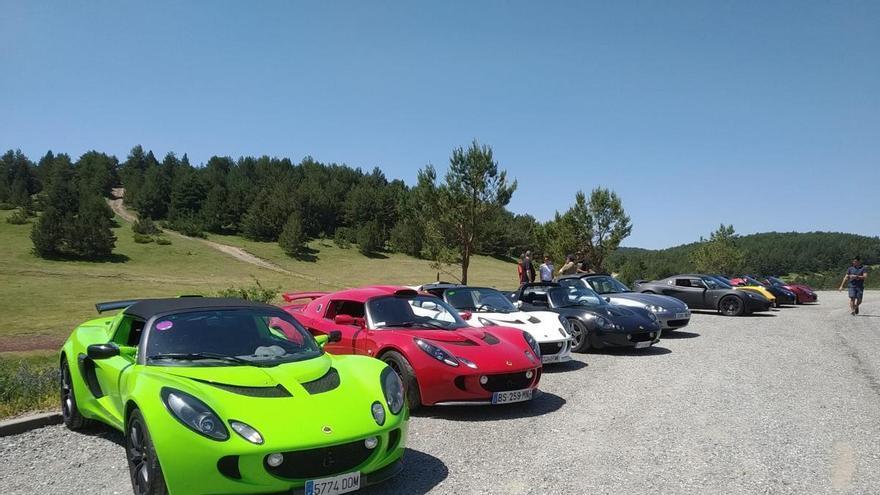 Ontinyent acoge un encuentro nacional del Club Lotus Spain