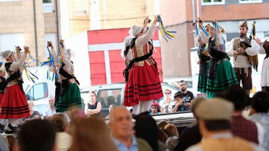 El festival folclórico que se celebró en Riaño.