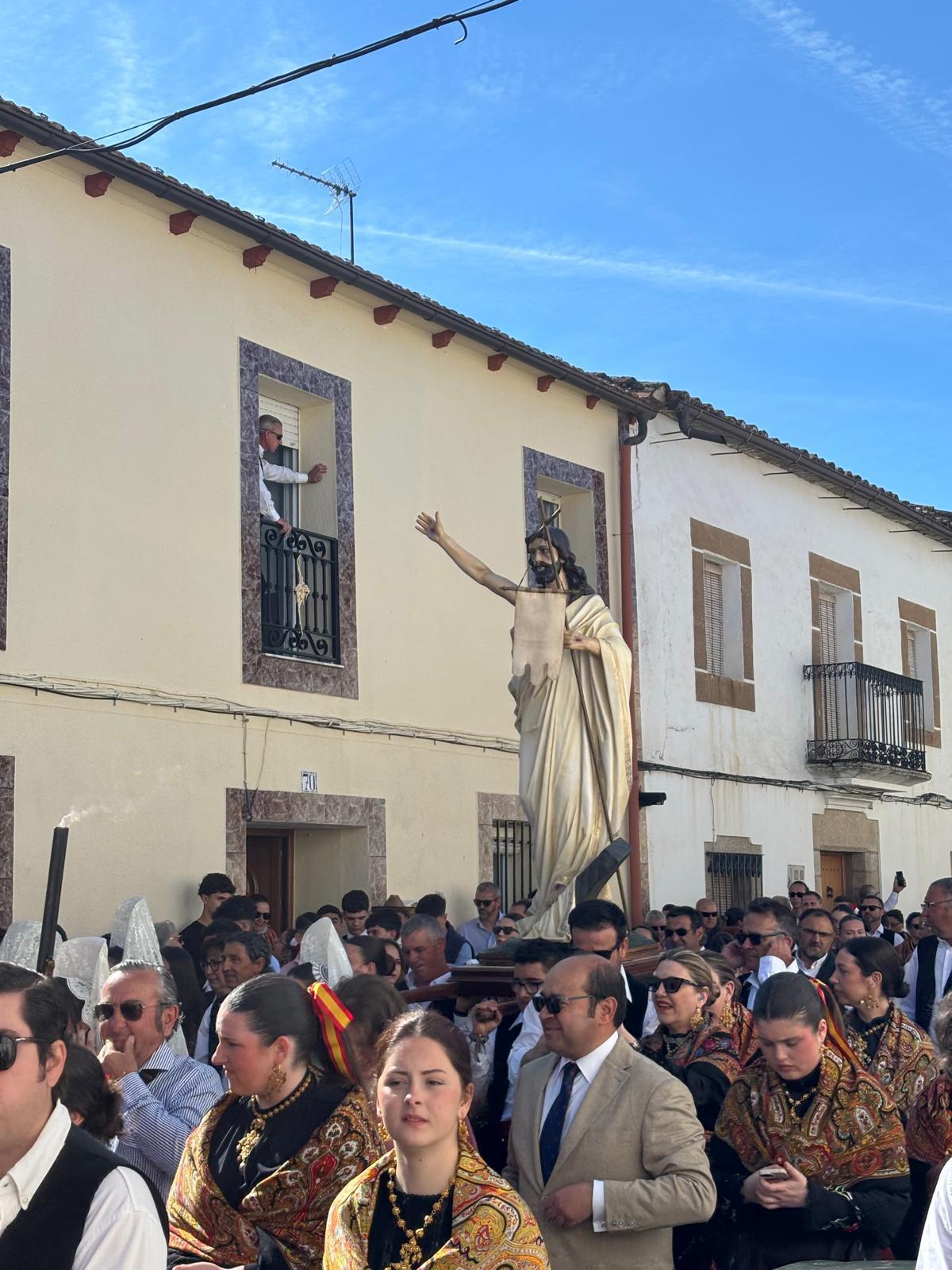 FOTOGALERÍA | El municipio cacereño de Zarza la Mayor se vuelca con el Domingo de los Tiros