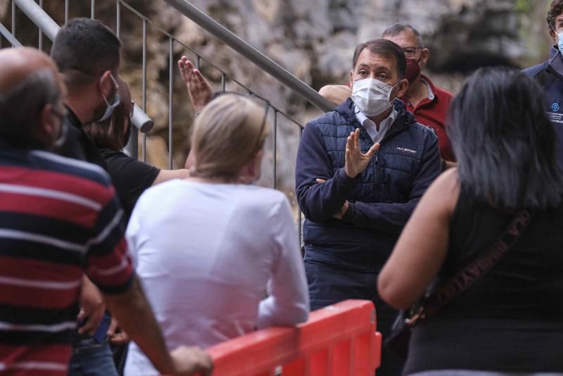 Desalojo de siete familias en la calle Ermita de La Candelaria, en Salud Bajo