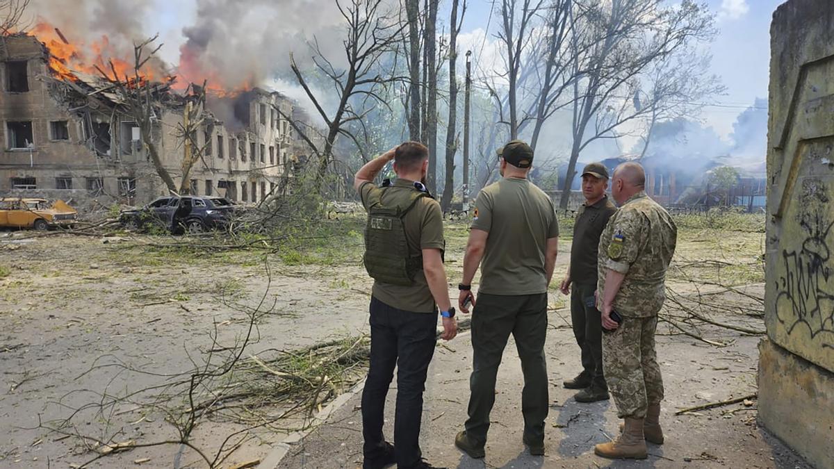 Rusia bombardea un hospital en Dnipro y causa al menos dos muertos