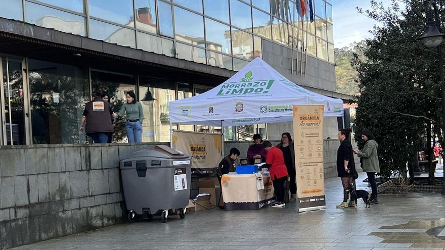 Sagunto vuelve a repartir cubos marrones para el reciclaje de la basura  orgánica