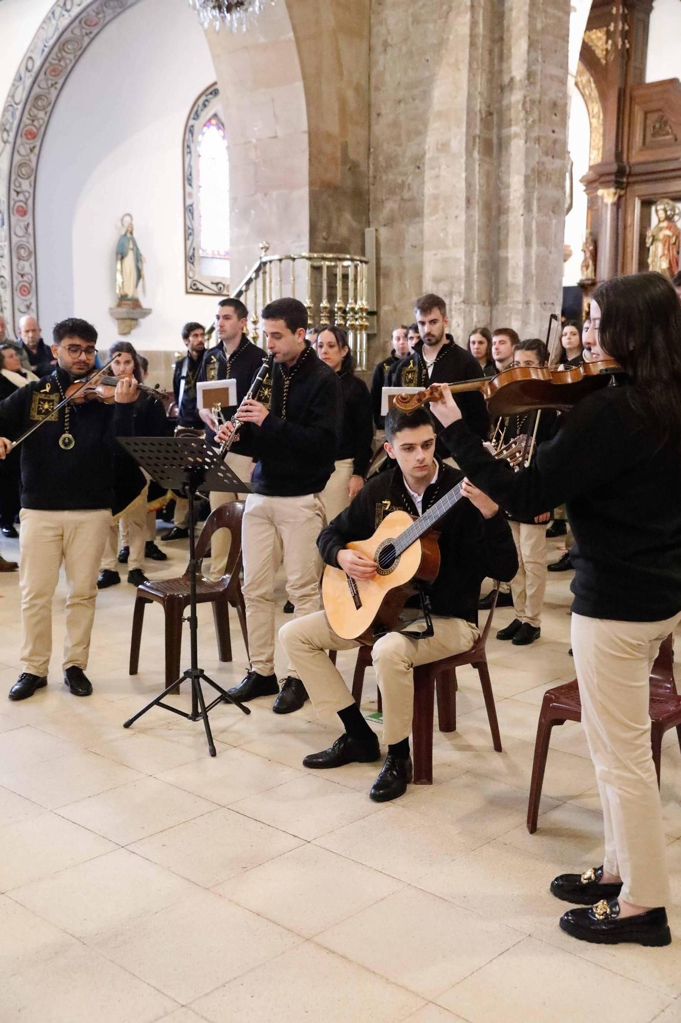 EN IMÁGENES: Así fue el certamen de bandas que dio comienzo la Semana Santa de Avilés