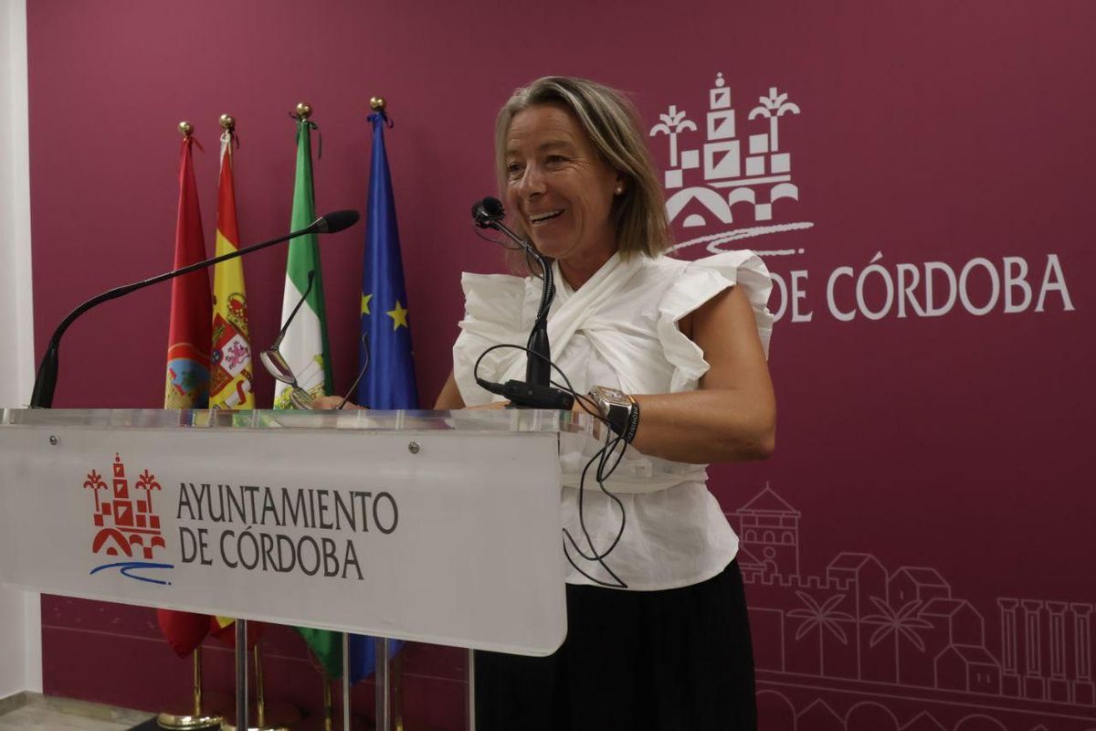 La delegada de Cultura, Isabel Albás, en la rueda de prensa sobre los mediadores culturales.