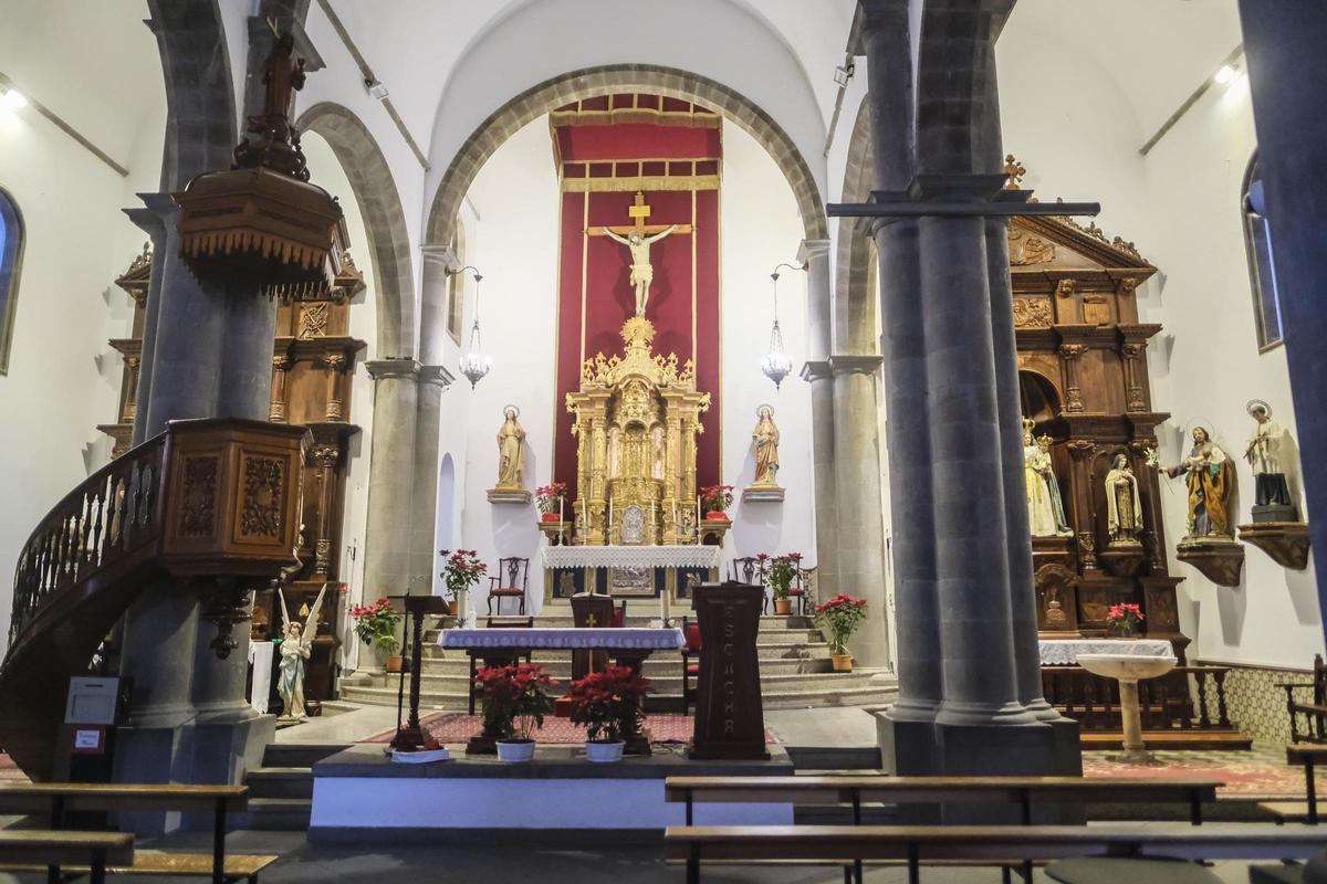 Interior de la iglesia, recién restaurada