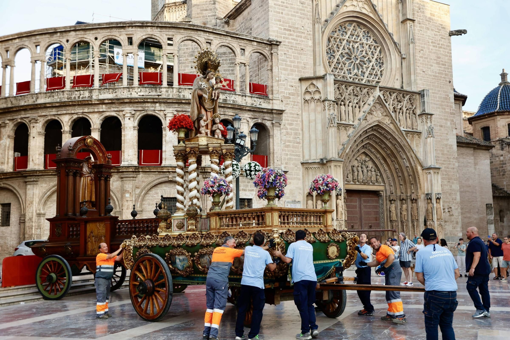 El Corpus recorre las calles de València en el Traslado