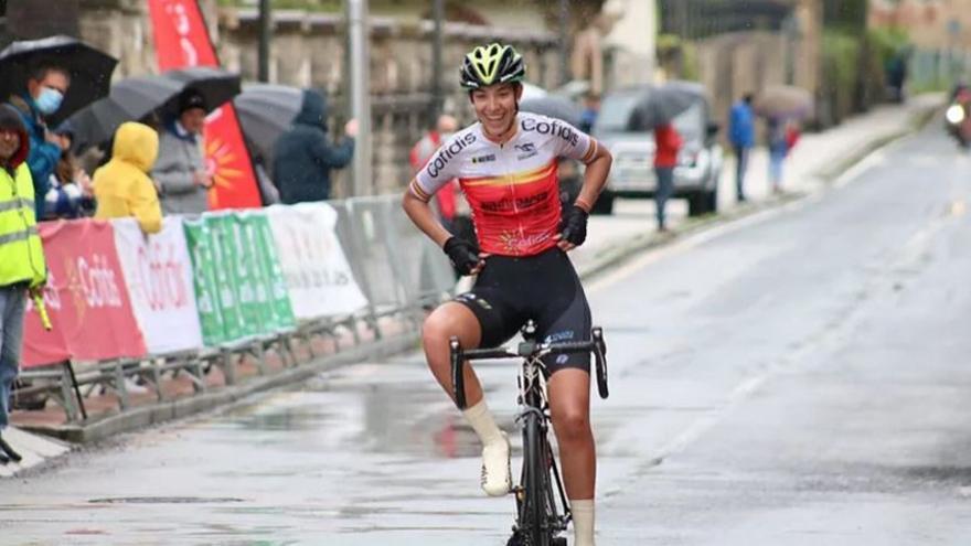 Fallece una ciclista del equipo Sopela que dirige el agullentí Paco Pla