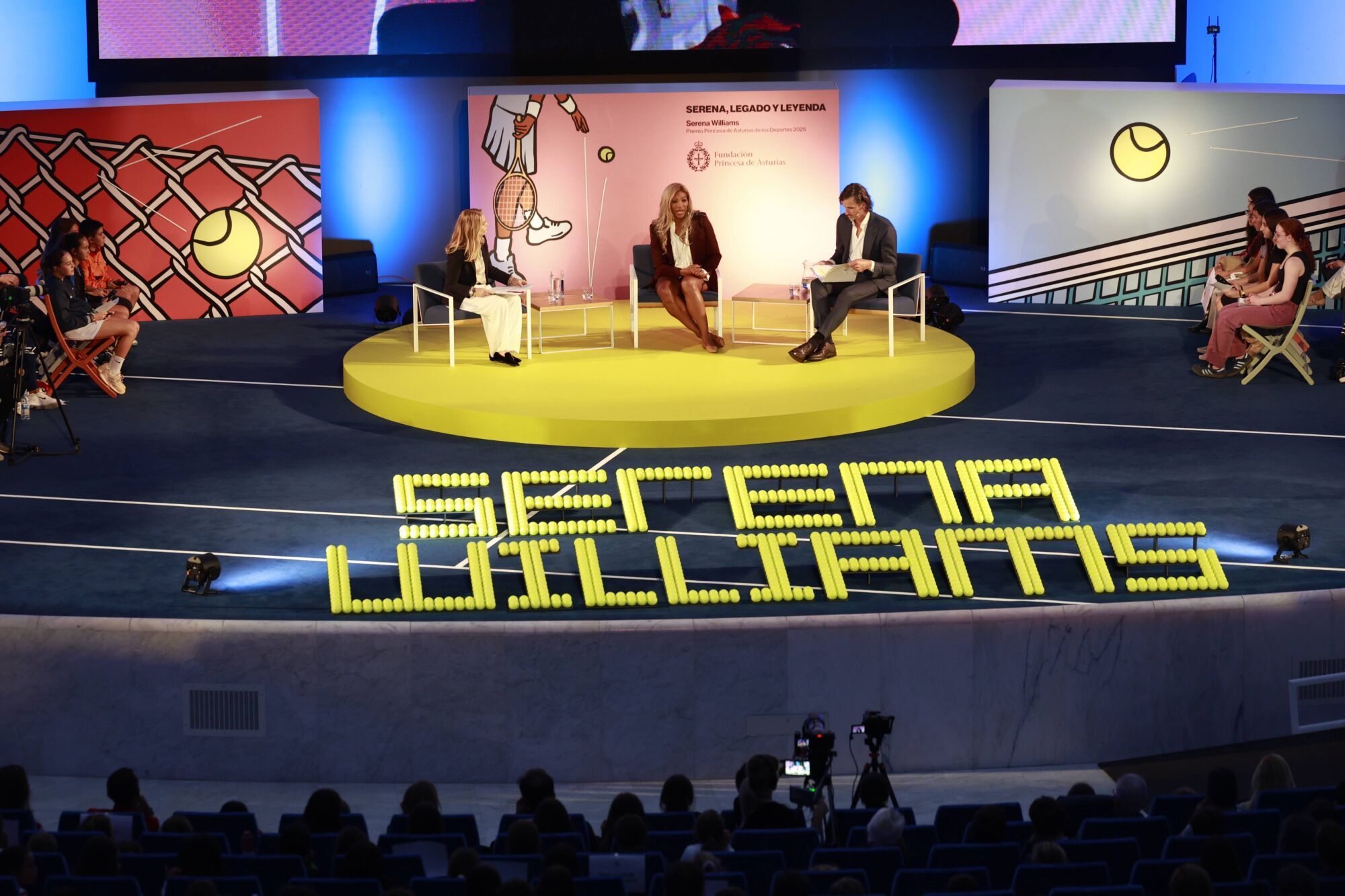 EN IMÁGENES: Encuentro de niños con Serena Williams en el Calatrava de Oviedo