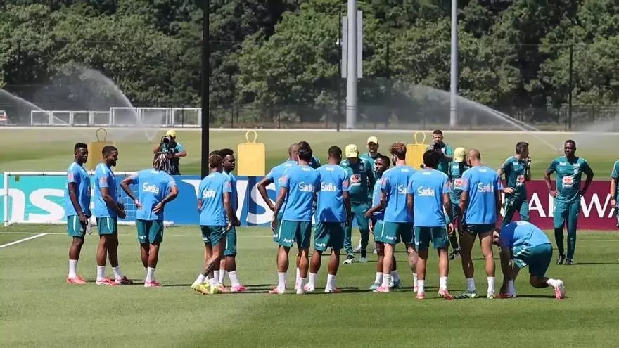 Brasil empieza a preparar el partido contra Escocia