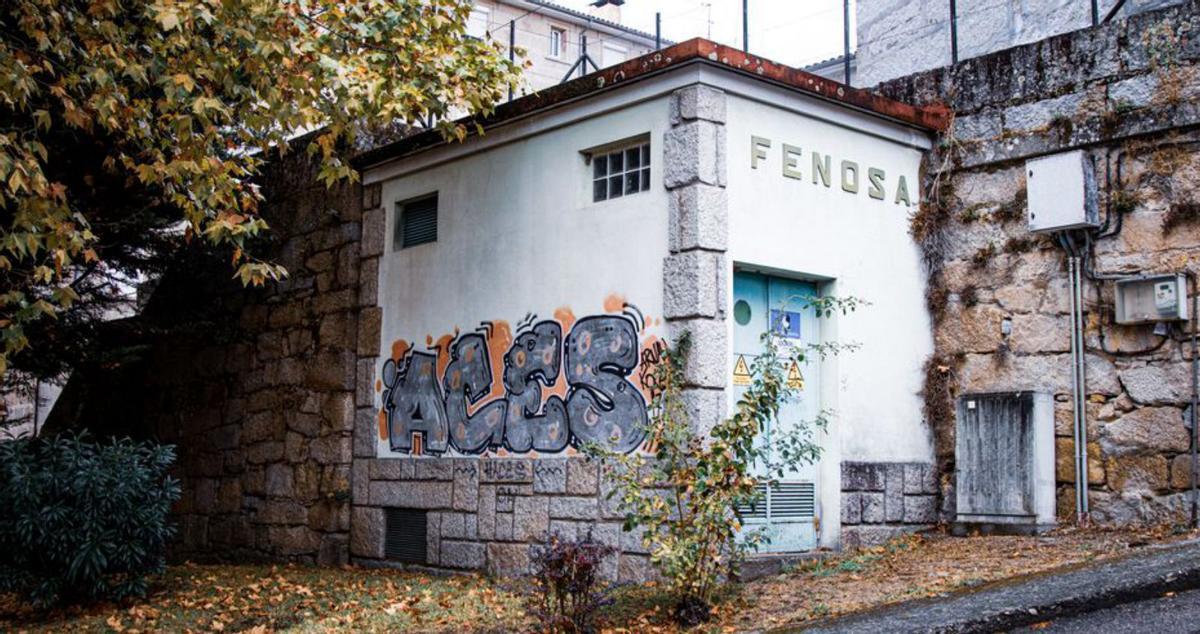 Camila Rodríguez en su ‘sex shop’ a oscuras. | Iñaki Osorio