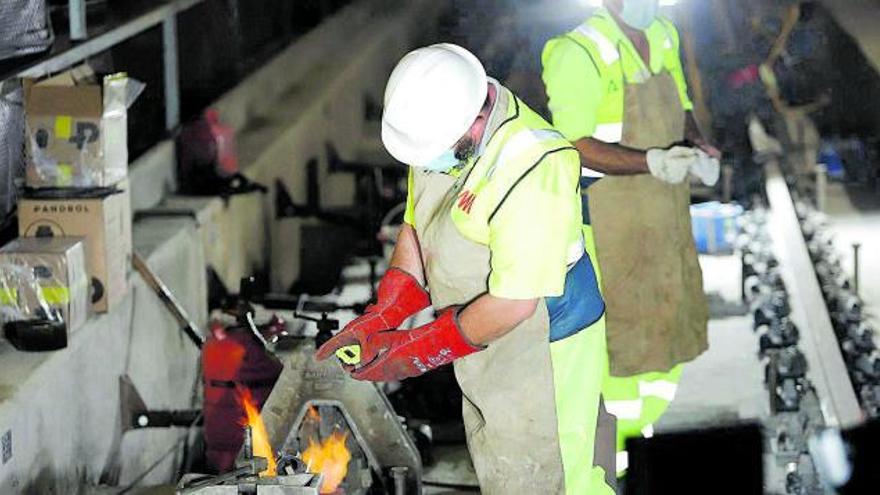 Imagen de los trabajos en las vías del metro en la Estación de Atarazanas