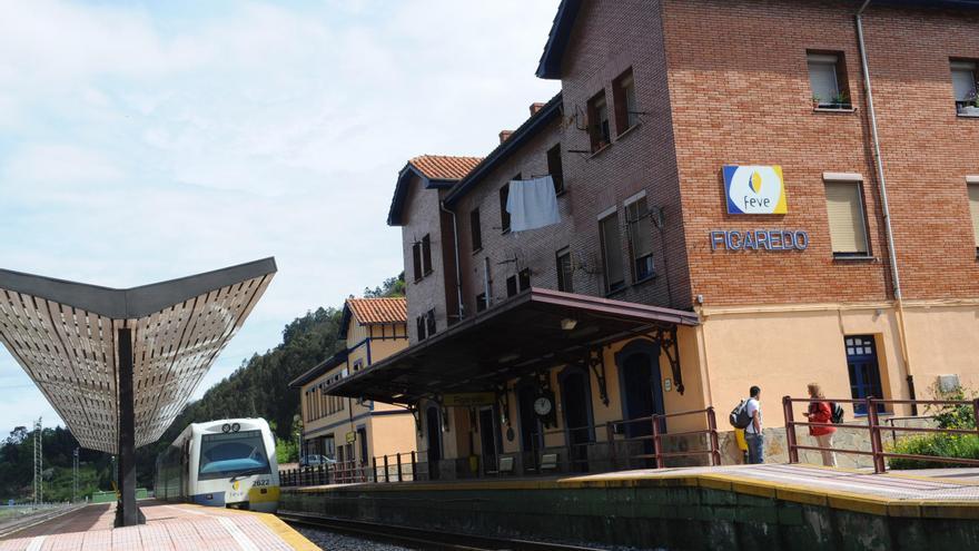 Suicidios, peleas, atropellos, argayos y choques: La leyenda negra de la &quot;maldita&quot; estación de Figaredo
