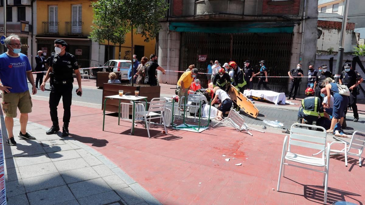 Un mort i diversos ferits a Ponferrada atropellats per un cotxe a la terrassa d’un bar