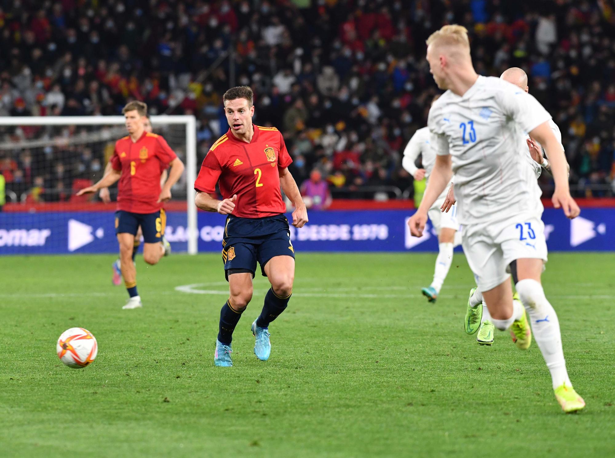 España golea a Islandia (5-0) en A Coruña con Riazor repleto