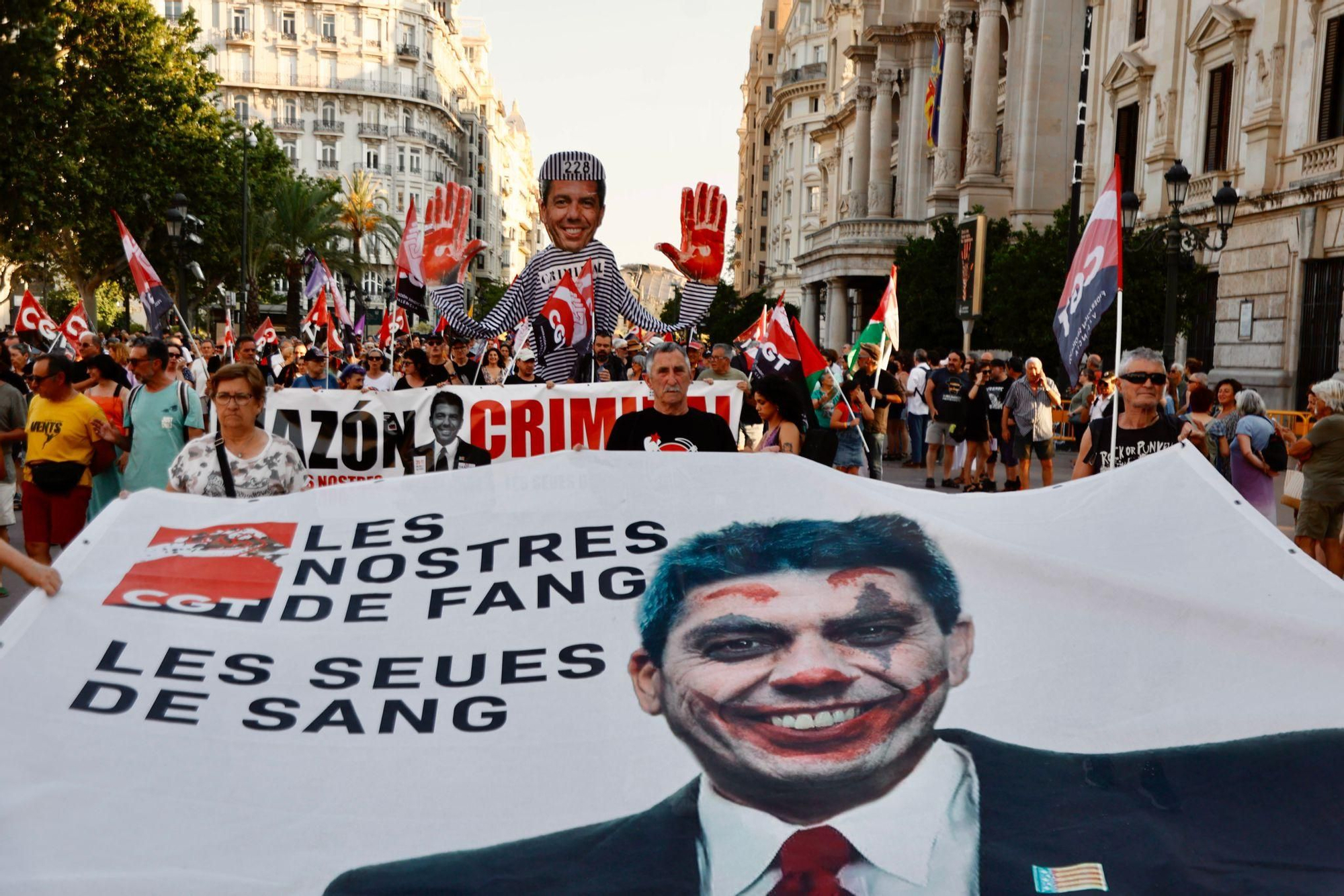 Octava manifestación contra la gestión de Mazón por la dana