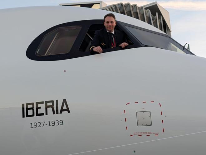 Javier Meana, copiloto del avión que perseguirá al eclipse a más de 10.000 metros de altura: "Tendremos que estar en el lugar y momento adecuados"