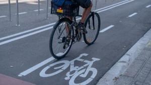 Usuario del carril bici de Barcelona.