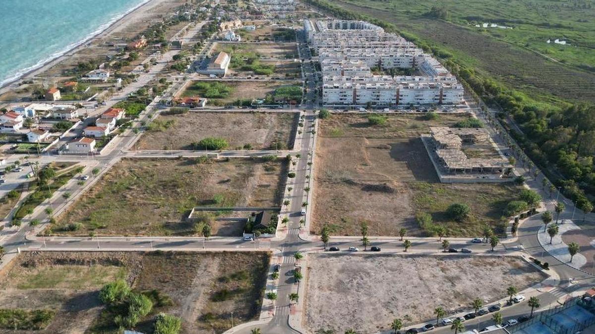 Imagen aérea del sector urbanístico de Almenara Playa, ya urbanizado y consolidado.