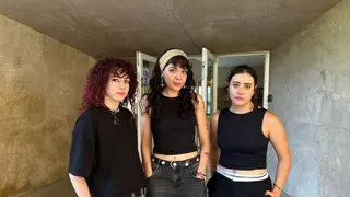 Las tres alumnas de la USC que unen a los refugiados en Galicia con la diáspora
