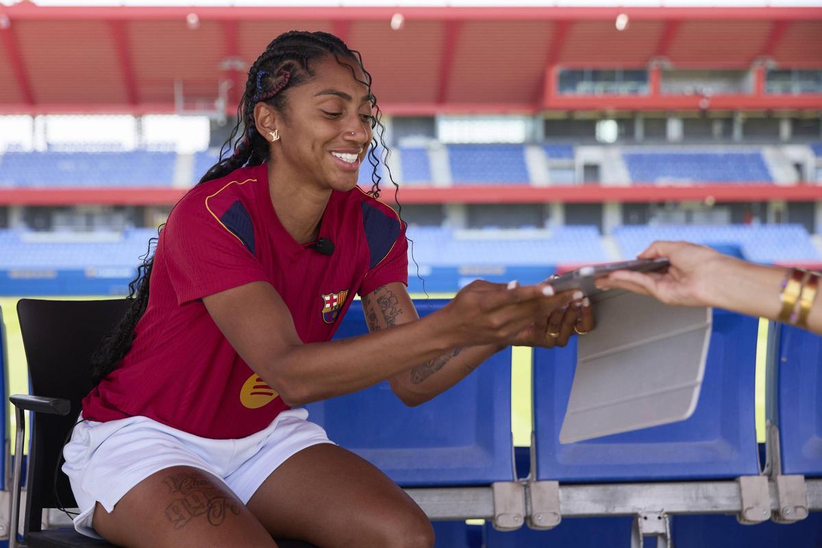 Kerolin Nicoli recibe un mensaje muy especial durante la entrevista con SPORT